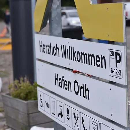 Orth B16 - Toller Hafen-und Ostseeblick *